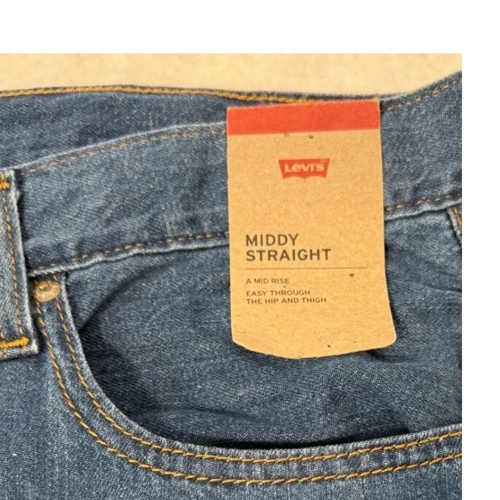 Levis Middy straight Jeans women's 30x30 good grades Blue Denim Medium Wash NWT